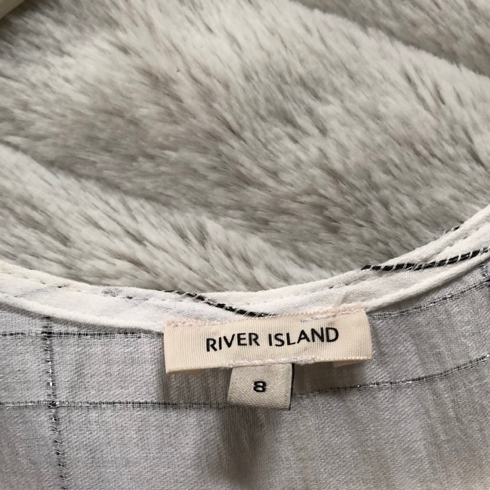 River Island white check sleeveless wrap front blouse - Picture 2 of 8